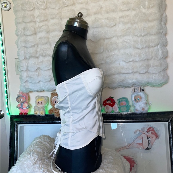 White Strapless Corset Top this is NWOT more top than corset - Picture 6 of 8